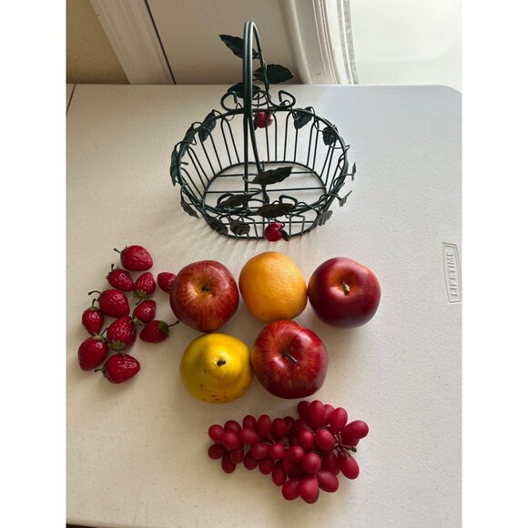 Wire Basket With Artificial Fruit Set - Strawberries Apples Orange Pear Grapes - Picture 2 of 8